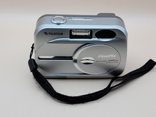  FP/NW Fujifilm 2600 Zoom 2.0MP Digital Camera - Silver