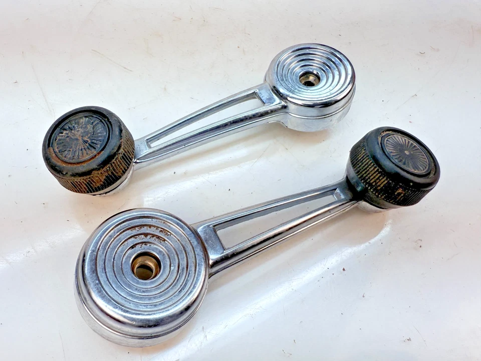 Ford Pickup Bronco 1973-1979 fabricante de equipos originales par de manivelas de ventana B79-30 Foto 2 de 4