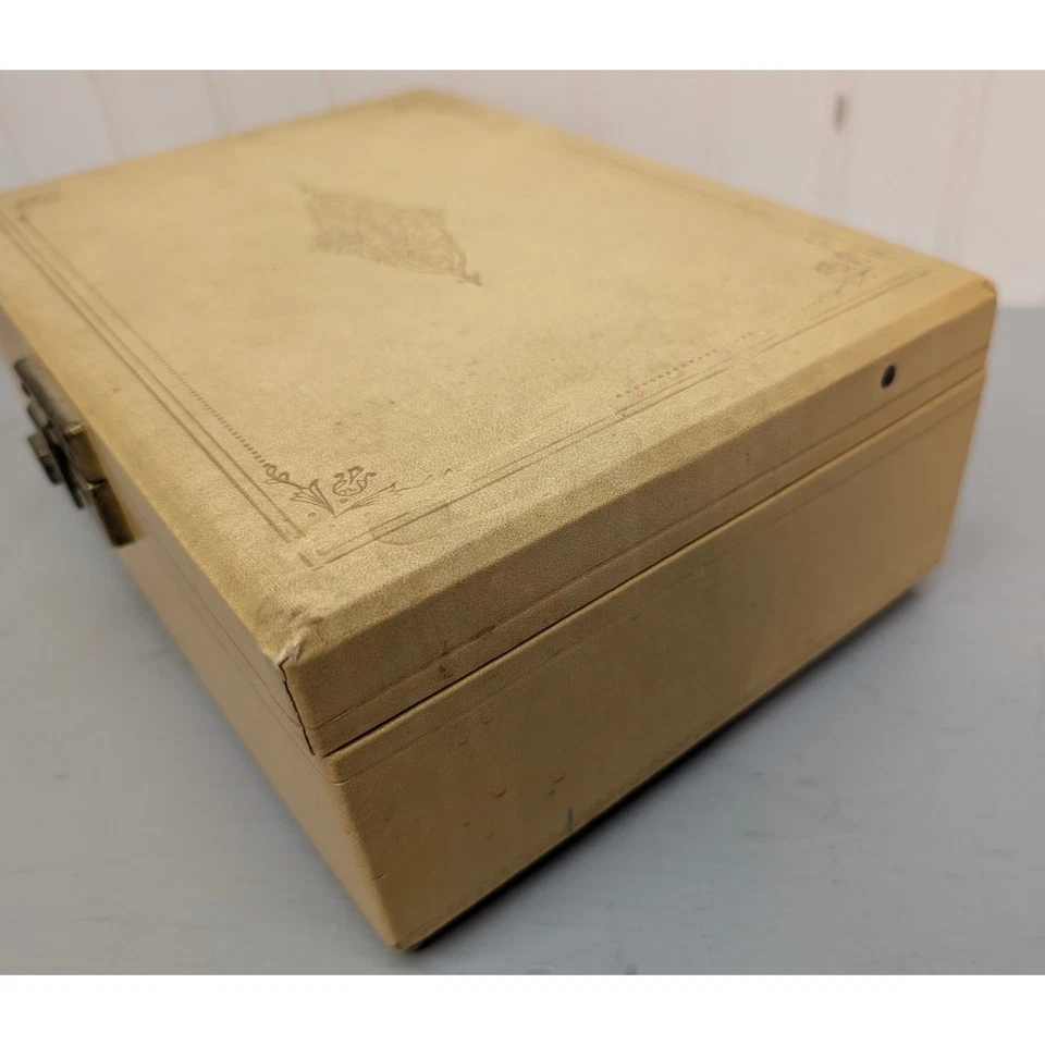 Vintage Musical Jewelry Box Yellow Green Velvet Lining 2 Tier Tested Works 10x7 - Image 4 of 4