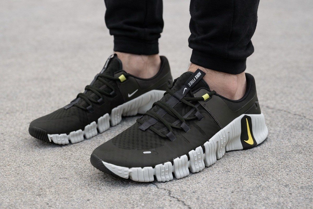 靴 Nike FREE METCOM5 Size 11 - Nike Free Metcon 5 Sequoia High Voltage for sale online