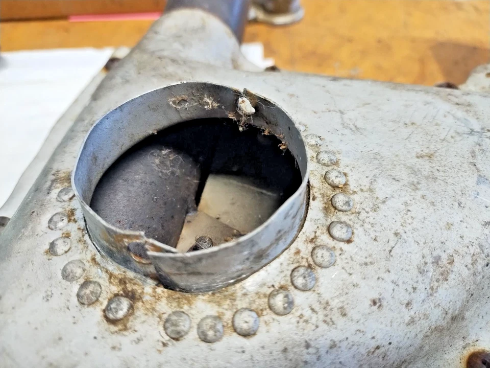 Pila de escape Aeronca 7 AC RH con protector térmico, P/N 05-08710, usada Foto 3 de 4