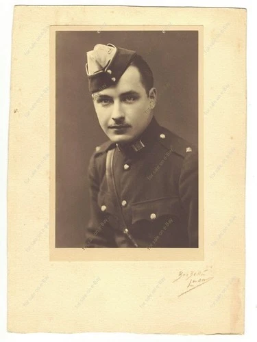 Photo 6th Inniskilling Dragoons officer, pre or post WW1, cavalry soldier Irish