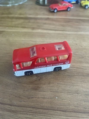 VINTAGE MAJORETTE NO. 262 RED / WHITE MINIBUS JAPAN AIRLINES MADE IN FRANCe 1/67 - Photo 1/4