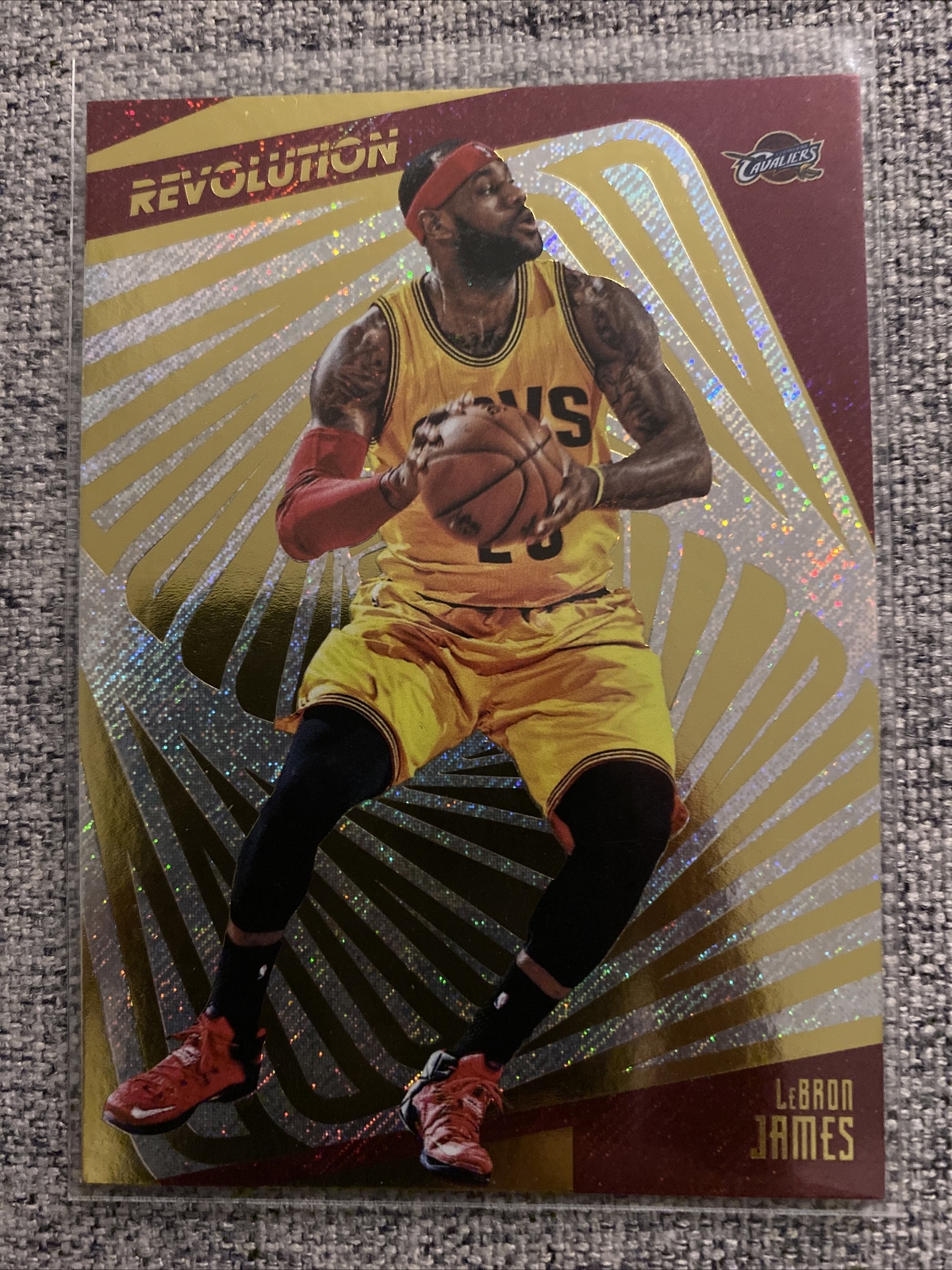 2015-16  LeBron James Revolution NBA Basketball Card # 56 - Los Angeles Lakers