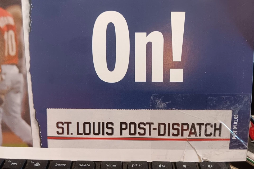 ST. LOUIS CARDINALS 2005 WORLD SERIES POSTER FIRST PENNANT IN 25 YEARS, 17" x 11 - Imagem 3 de 4