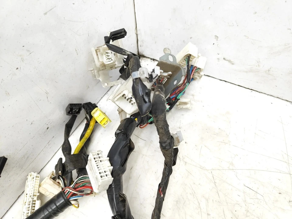 丰田 PREVIA 2.0 D4D 2002 LHD 室内底板线电缆 AB14128210 — 第 3/4 张图片