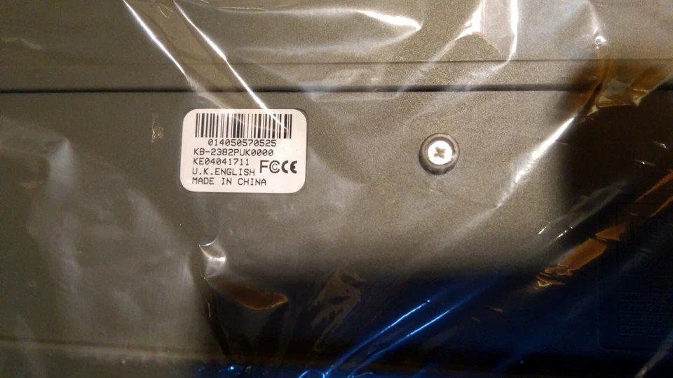 BEIGE PS/2 keyboard NEW IN ORIGINAL BOX - Image 3 of 3