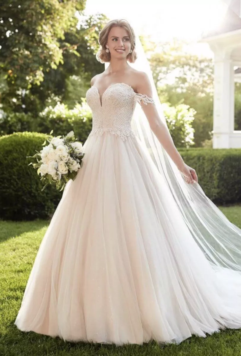 Used martina 2025 liana wedding dress