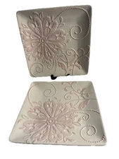 2 Home Essentials And Beyond 10.5 " Montclair Textured Dinner Plates Pink/White