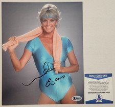Linda Evans Signed 8x10 Photo w/ Beckett CoA, Dynasty