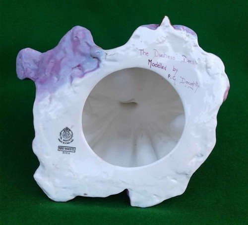 ROYAL WORCESTER - THE DUCHESS' DRESS (HUGE) - RW3106 - FREDA DOUGHTY. - Picture 12 of 12