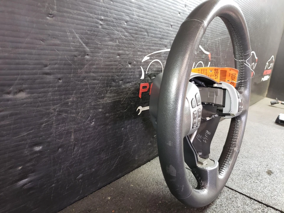 Suzuki SX4 2012 volante envuelto en cuero negro con control de accesorios Foto 3 de 4