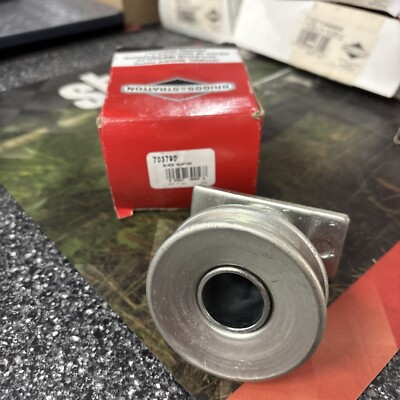 #ad Genuine OEM Briggs And Stratton Blade Adapter 703790 $39.95