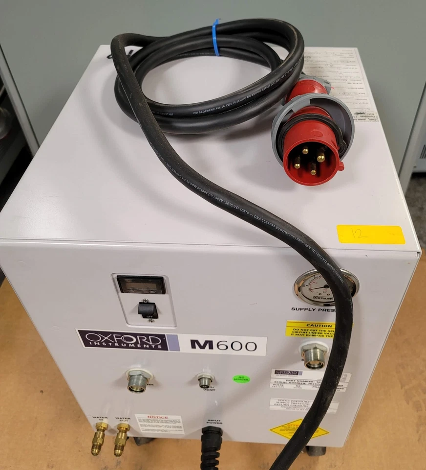 Compresor de helio Oxford Instruments M600 Foto 3 de 4