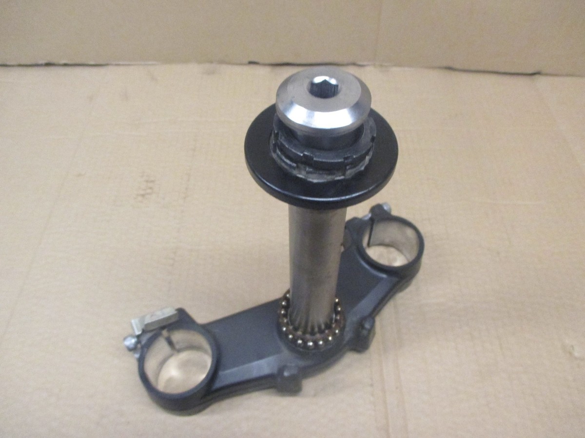 2012-2013 Kawasaki ZX-1000H, fork bridge, lower triple tree, Very