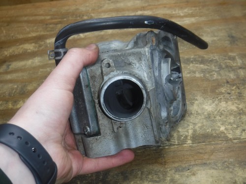 2000 Yz125 (B) Top End Jug Cylinder Engine Motor Head Damaged Good Power Valves - Picture 6 of 13