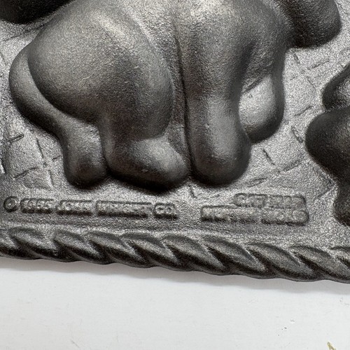 Vintage John Wright Co 1985 CAT NAP Heavy Cast Iron Muffin Mold Pan Kitty Cats - Picture 11 of 11