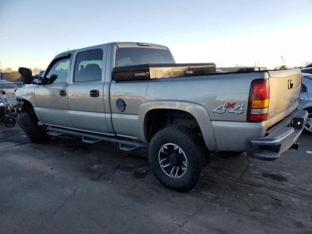 Conjunto de puerta trasera izquierda usado lado trasero se adapta a: camioneta Chevrolet Silverado 2500 2002 Foto 3 de 4