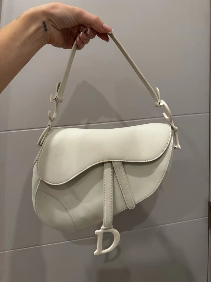 Bolso de hombro Dior Saddle cuero ultramate con leche Foto 3 de 4