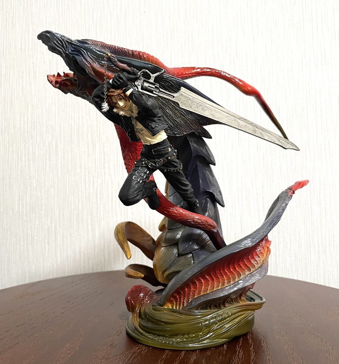 Final Fantasy VIII FF8 Leonhart & Bahamut Figure Cold Cast