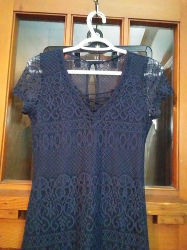 ÑWT Hollister Shift Dress Women Size Small Navy Overlay Lace Floral New - Picture 3 of 8