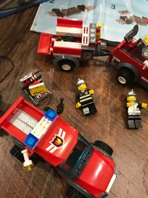 2 x Lego city 7942 off road fire rescue (incomplete) 