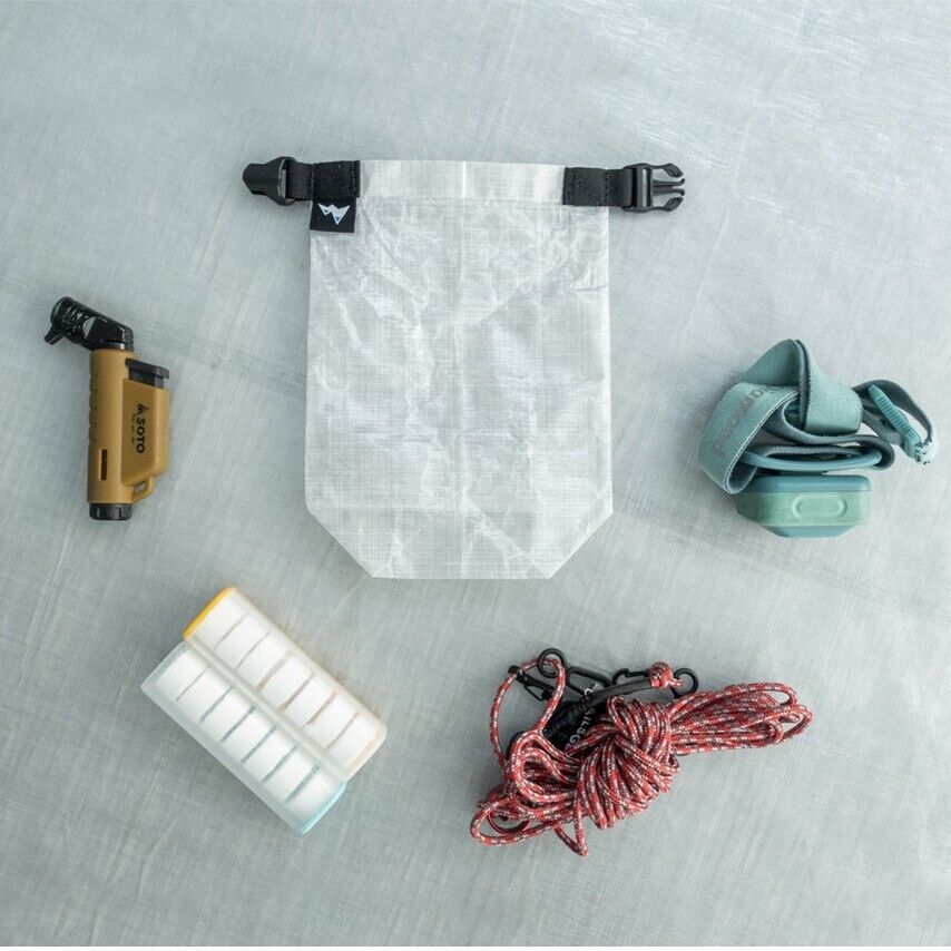 Trailsgear DCF LAMP BAG, Dyneema Pouch, Cuben Pouch Trailsgear DCF LAMP BAG, Dyneema Pouch, Cuben Pouch