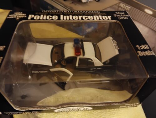Gearbox TEXAS DPS 1:43 Scale Model 2000 Ford Crown Victoria Police Interceptor - Picture 4 of 4