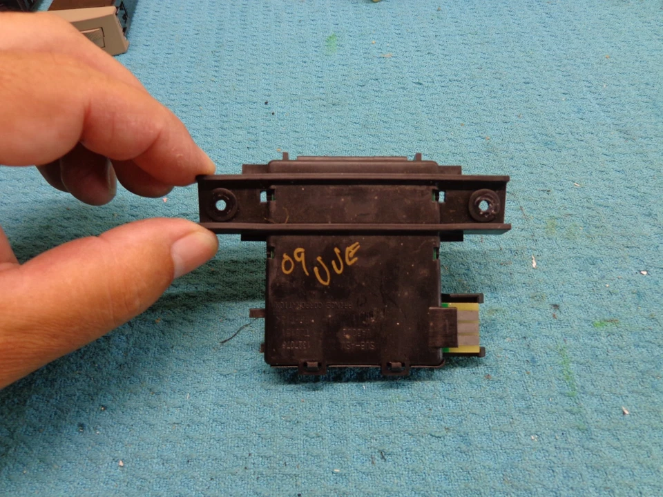 SATURN RELAY 05 06 07 HOMELINK GARAGE DOOR OPENER MODULE SWITCH - Image 3 of 4