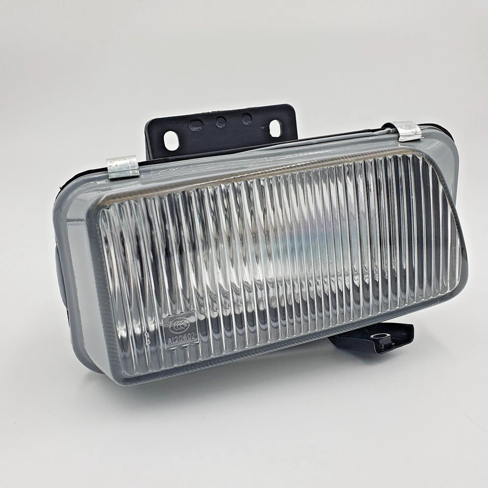 Fog Lamp Light  Right for ISUZU NPR NQR NPR-HD  08-23 8982320581 - Image 3 of 4