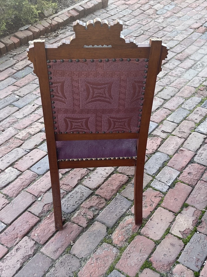 Silla lateral antigua victoriana Eastlake tallada en nogal y punta de aguja para chimenea Foto 3 de 4