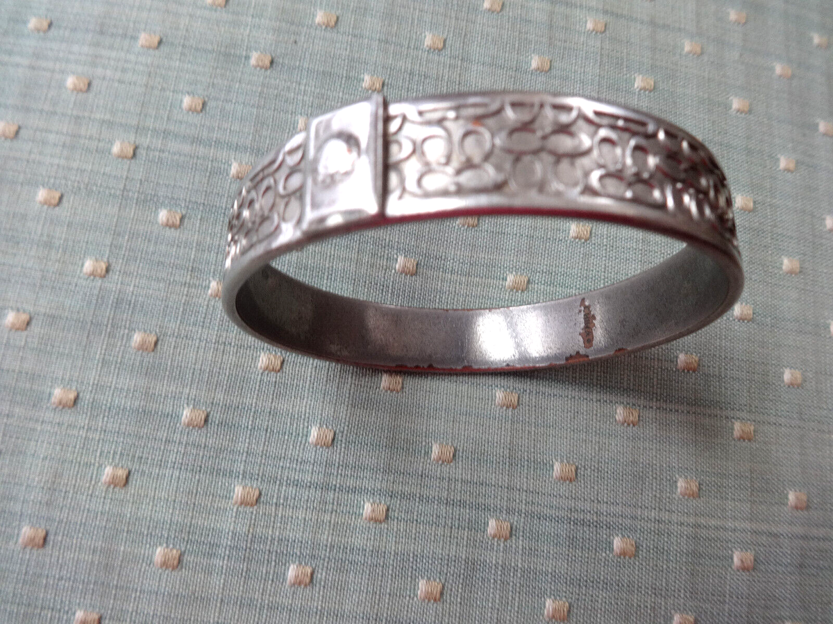 VINTAGE COACH BANGLE CUFF C LOGO BRACELET SILVER TONE  display picture 2