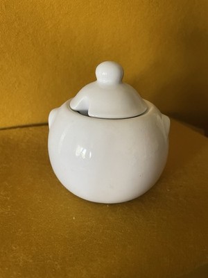 Sugar Bowl. by CORDON BLEU. Slotted Lid. Ivory Classic Tea Coffee Classy Home