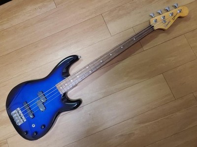 Fender Precision Squier Japan