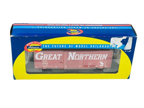#70467 Athearn HO Great Northern (#18588) 40' Youngstown Door Box Car - Picture 8 of 8