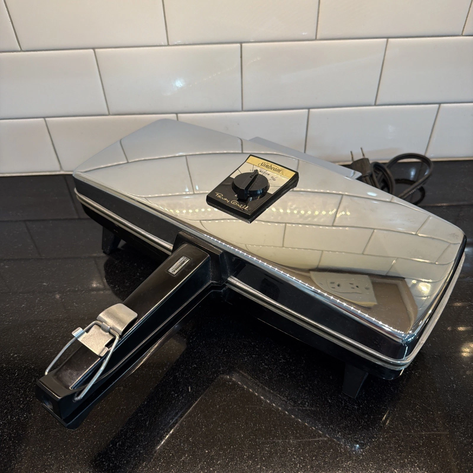 Vintage Sunbeam Party Grill Chrome Sandwich Maker Press Model 870 Electric WORKS