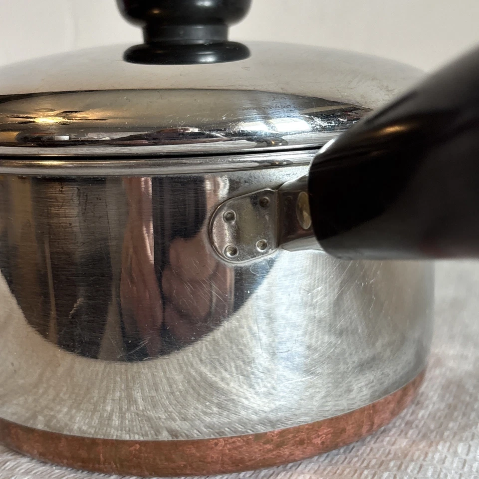 Revere Ware 1.5 Quart Copper Bottom Saucepan w Lid Clinton USA Stainless - Image 3 of 4