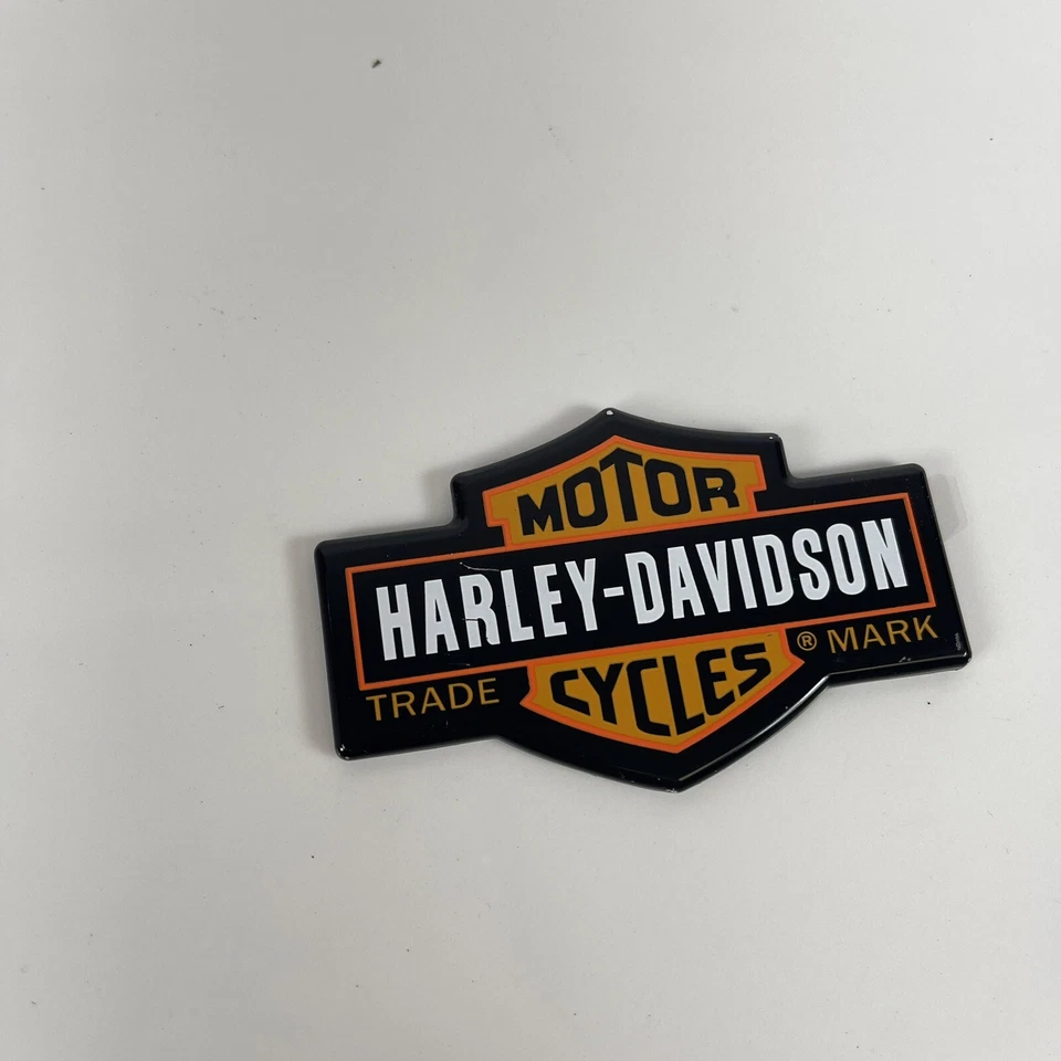 Harley Davidson 橙色黑色条形和盾牌装饰奖章徽章 14101832 — 第 3/4 张图片