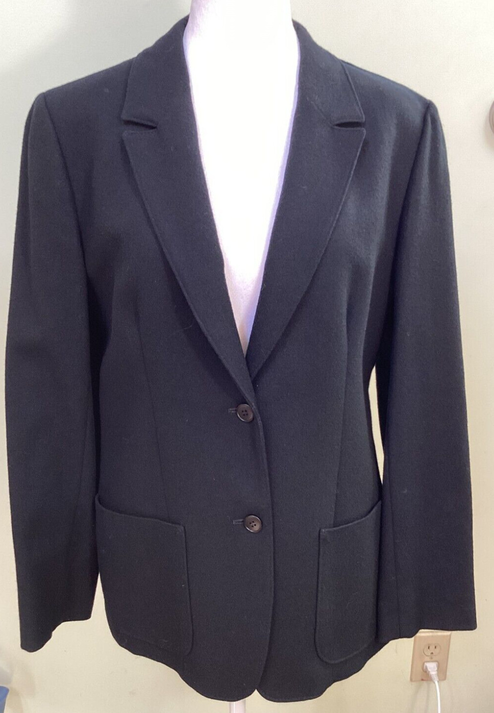 Pendleton Size 12 Black Lined Two-Button Long Sle… - image 1