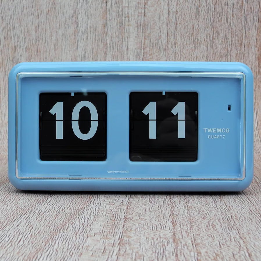 TWEMCO Rectangular Style Retro Bedroom Desktop Flip Clock QT30