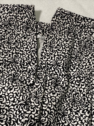 New York & Co. Damen City Stretch Caprihose Größe 10 Paisley schwarz & weiß - Bild 8 von 11