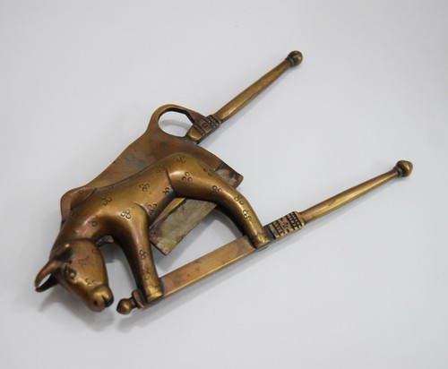 Bull Supari Sarota Messing Kuh Design Kunsthandwerk Mutter Knallbonbon EK397 - Picture 2 of 8