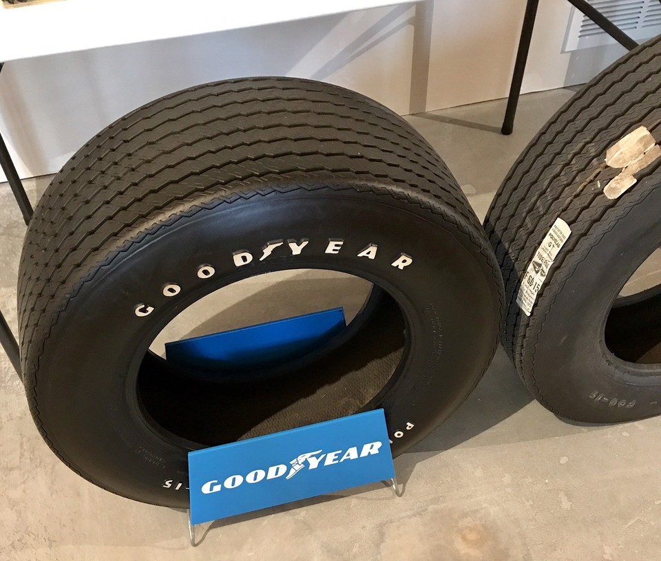 1960s-1970s Goodyear Polyglas GT E 60-15 Tire | Challenger T/A AAR Cuda - Foto 2
