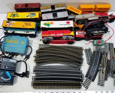 HO Scale Model Train Lot Locomotives Freight Cars Tracks Power Pack 63+ Pieces