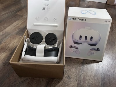 Meta Oculus Quest 3 - 128GB Set - w/ Controllers - Excellent Condition