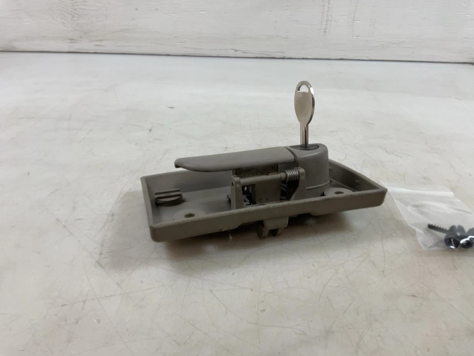 Jeep TJ Wrangler OEM Guantera Pestillo Solo con Llave Caqui 2003-2006 057707 Foto 4 de 4