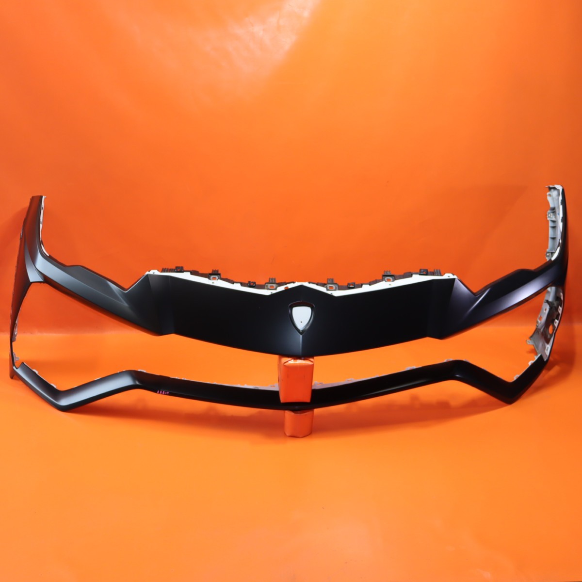 LAMBORGHINI URUS FRONT BUMPER 2019 2020 2021 2022 2023 4ML 807 437 DAMAGED