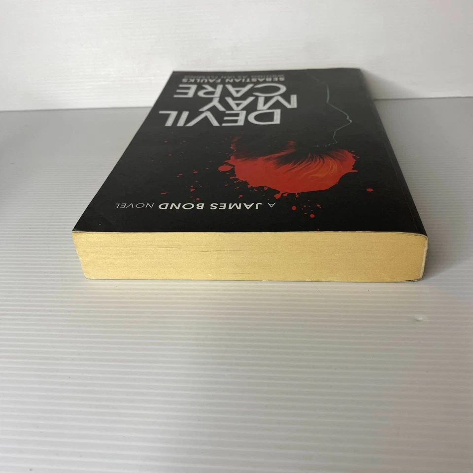 Devil May Care by Sebastian Faulks Foto 4 de 4