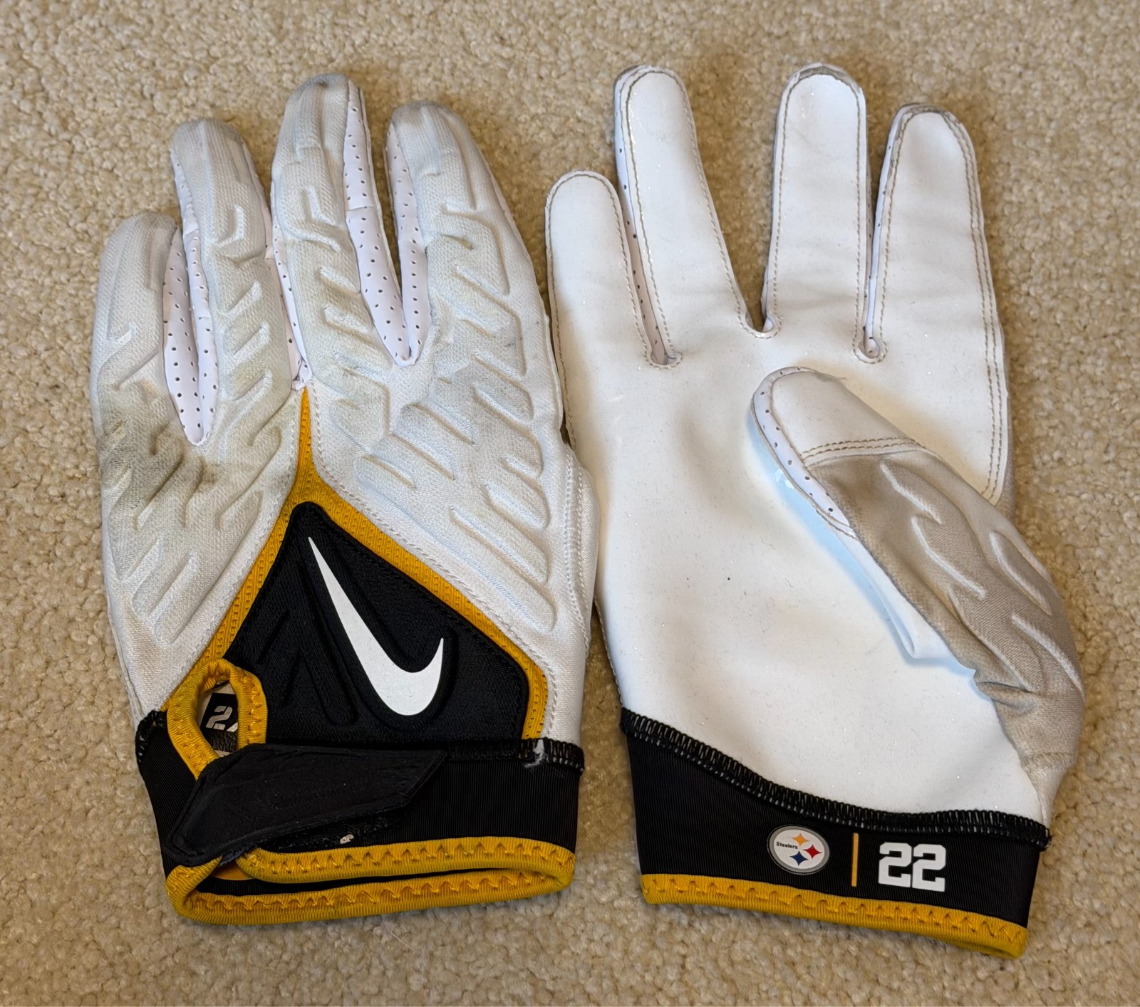 Najee Harris Custom Non Cert Worn Used Gloves - Steelers Authentication