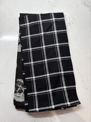 Kitchen Towels Skull & Plaid Lot Of 2 Halloween Dish Towels NWT - Picture 6 of 6